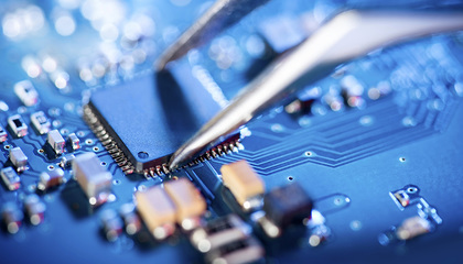 瑞芯微電子IPO被否 英特爾雙重角色下的風(fēng)險(xiǎn)警示